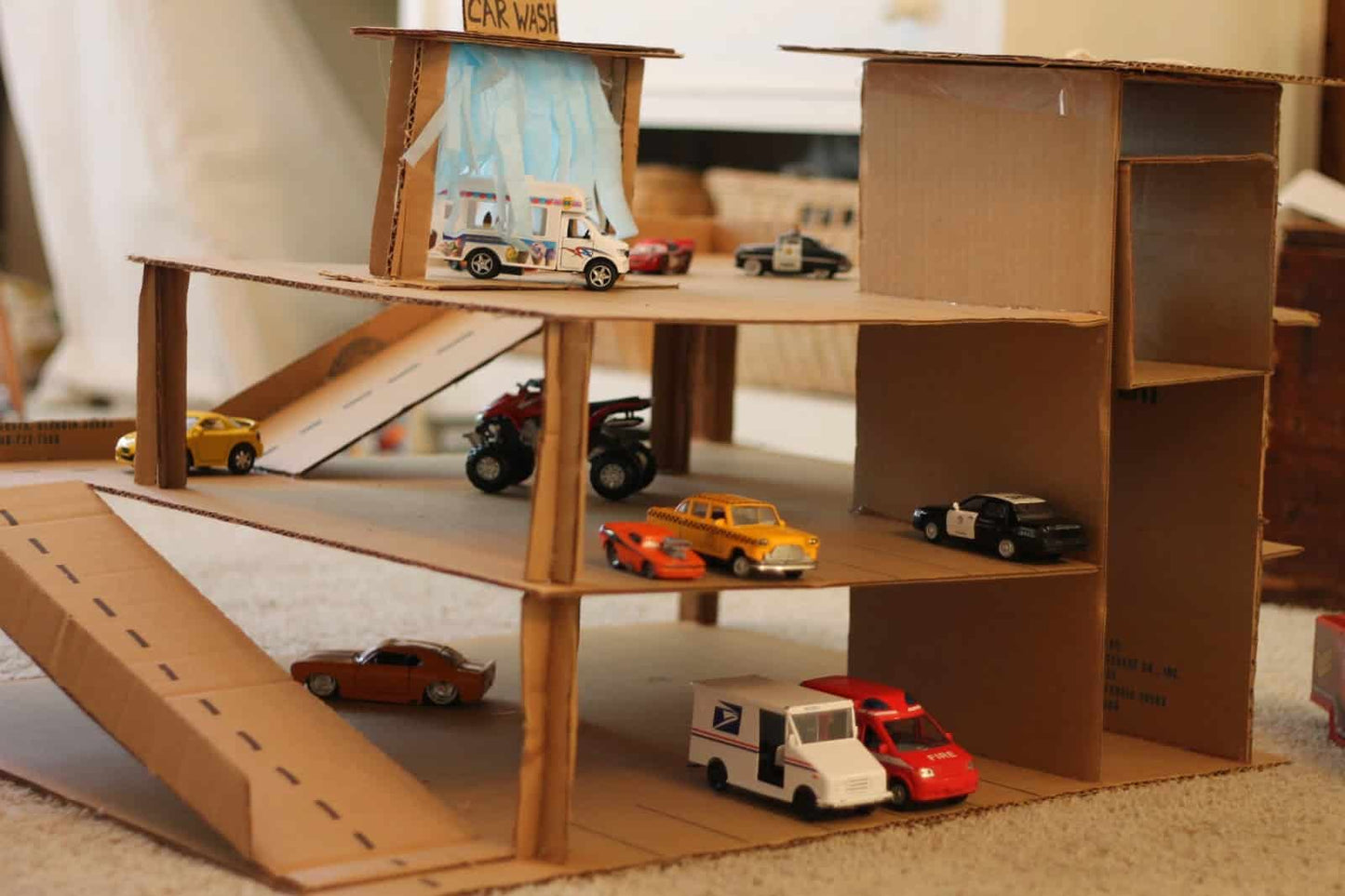 Race To The Rescue: Superhero Garages